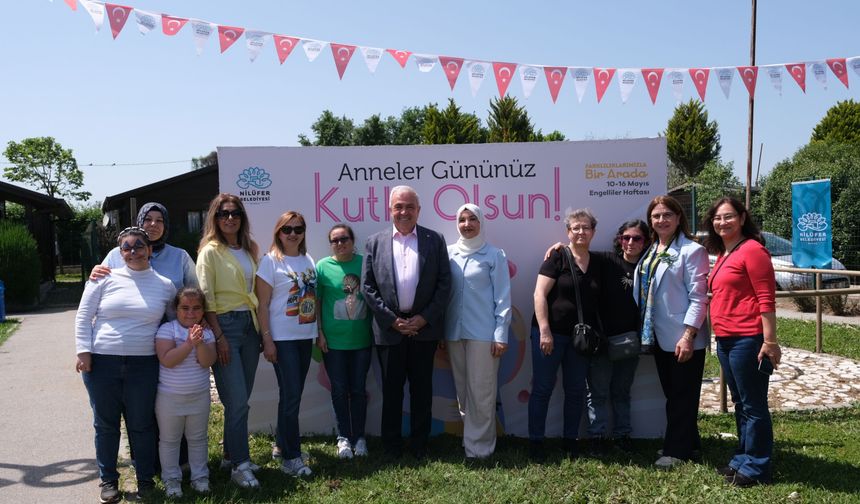 Başkan Özdemir’den Bizim Ev’de Anneler Günü kutlaması