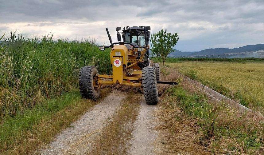Efeler'de yol bakım ve onarım çalışmaları devam ediyor