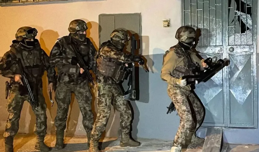 İzmir’de dev operasyonu: 48 şüpheli tutuklandı