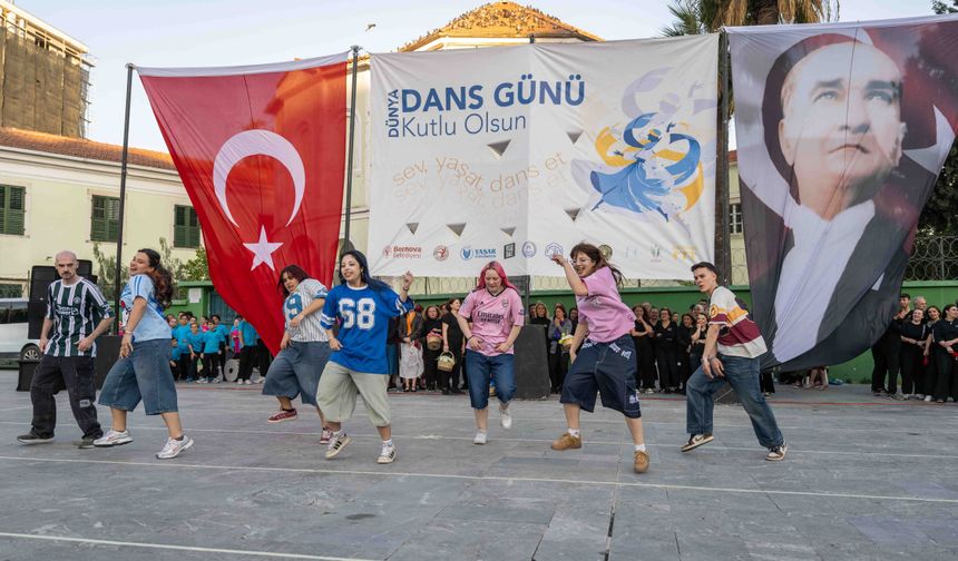 Bornova'da Dünya Dans Günü kutlaması