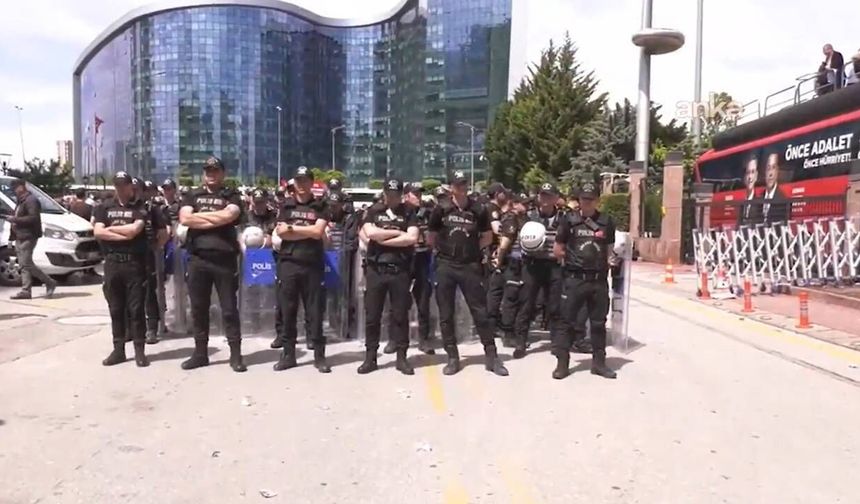 Valilik sonrası CHP Genel Merkezi’nde polis hareketliliği