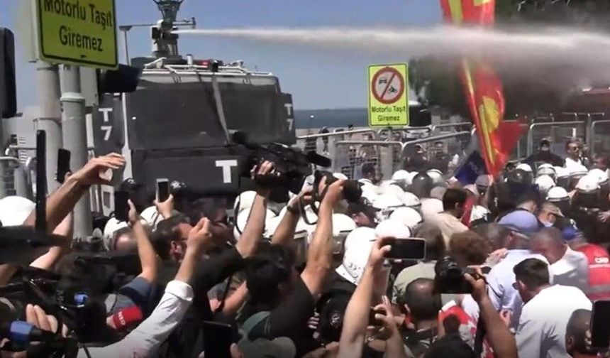 Cumhuriyet Meydanı’nda tansiyon yükseldi