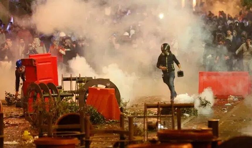İsrail-Lübnan anlaşması Beyrut'u karıştırdı