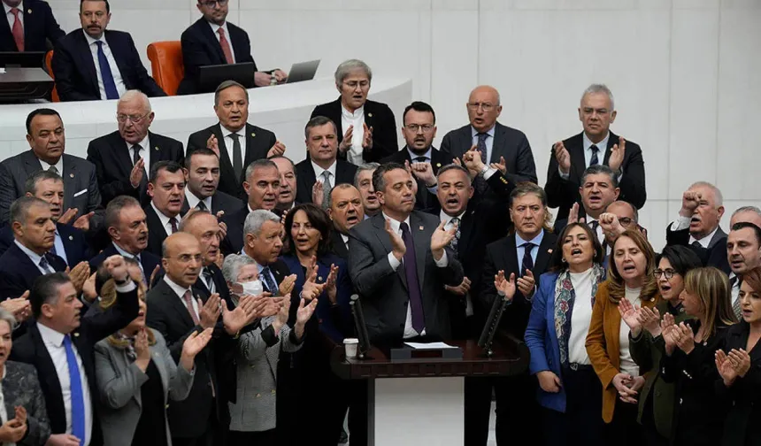 CHP'nin Milletvekili sayısı 129'a düştü..!