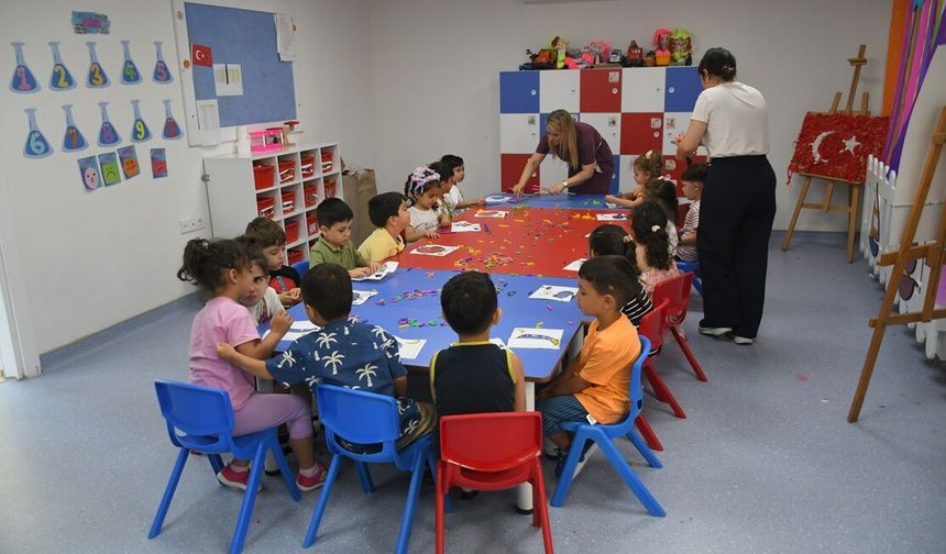 Kuşadası'nda çocuk kahkahaları devam edecek