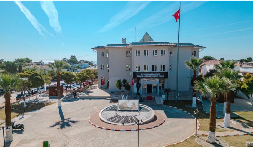 Seferihisar Belediyesi’ne operasyon..!