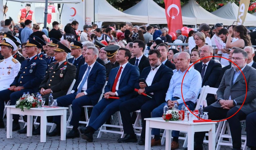 15 Temmuz töreninde büyükşehir vekilinin koltuğu boş kaldı