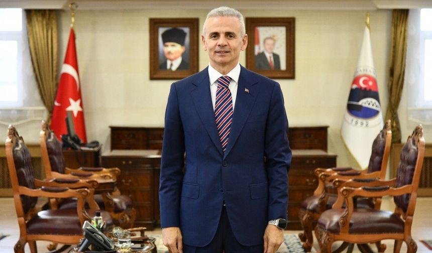 Görevden alınan validen tayt tartışmasına ilk açıklama
