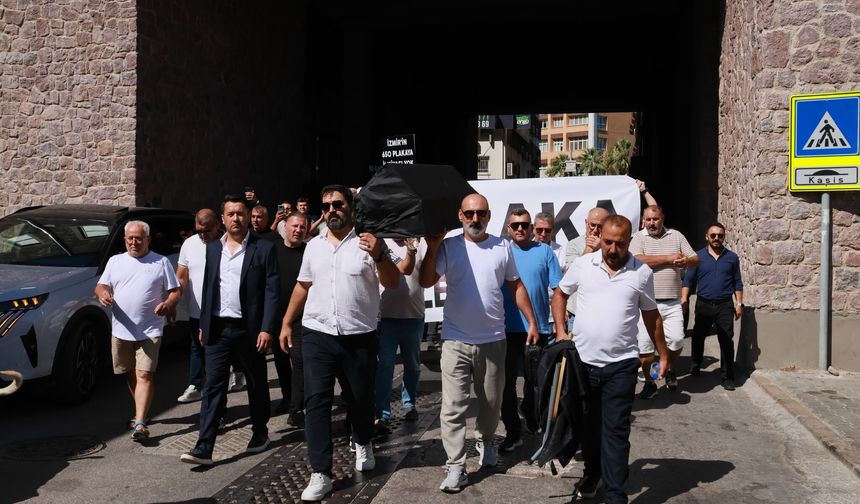Servis şoförlerinden S Plaka ihalesine tabutlu gönderme