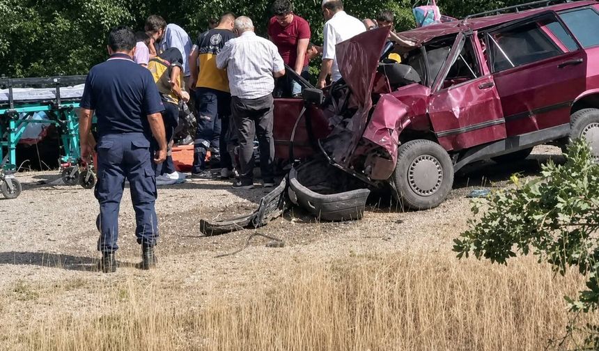 İki otomobil çarpıştı: 1 ölü 5 yaralı