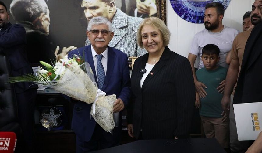 Asuman Şen koltuğa oturdu