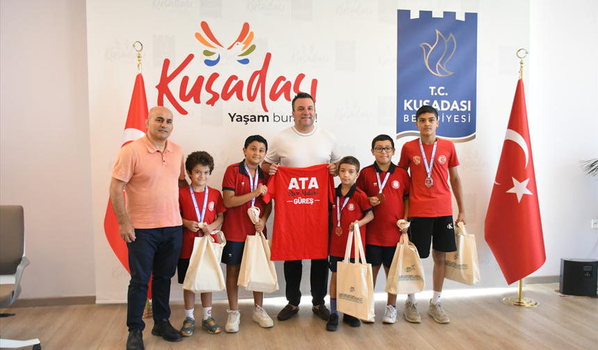 Şampiyon güreşçilerden Başkan Vekili Demirtaş’a ziyaret