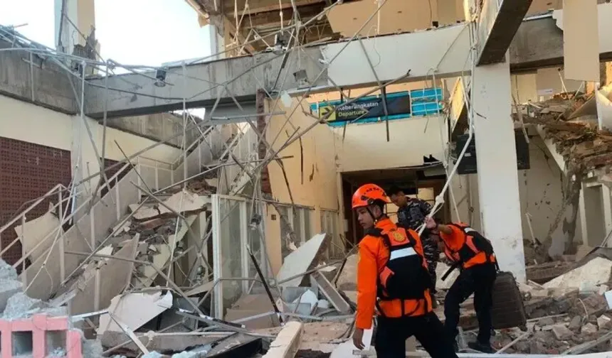 Endonezya’da 7,7’lik deprem: Can kaybı 51’e çıktı