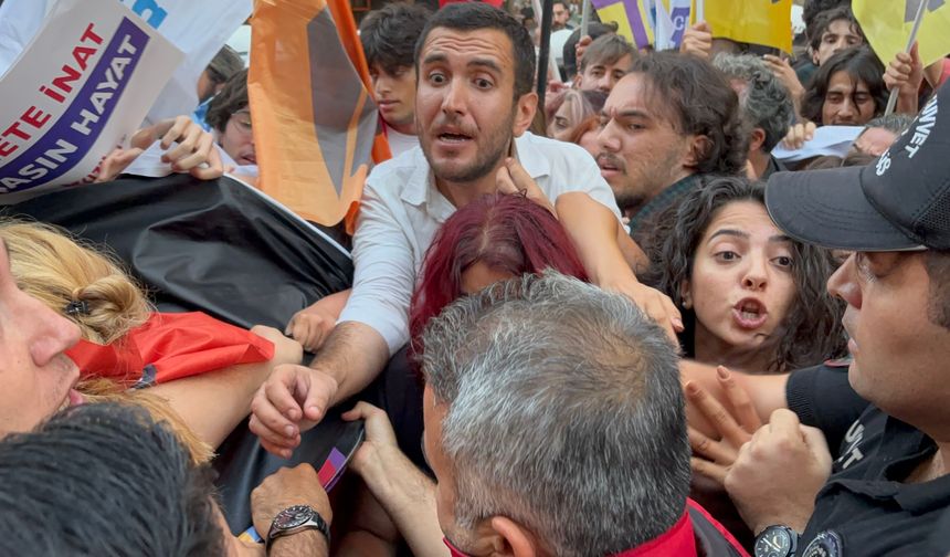 Feminist Gece Yürüyüşü’nde arbede!