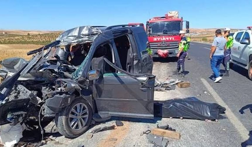 Şanlıurfa'da feci kaza: Aynı aileden 5 kişi öldü