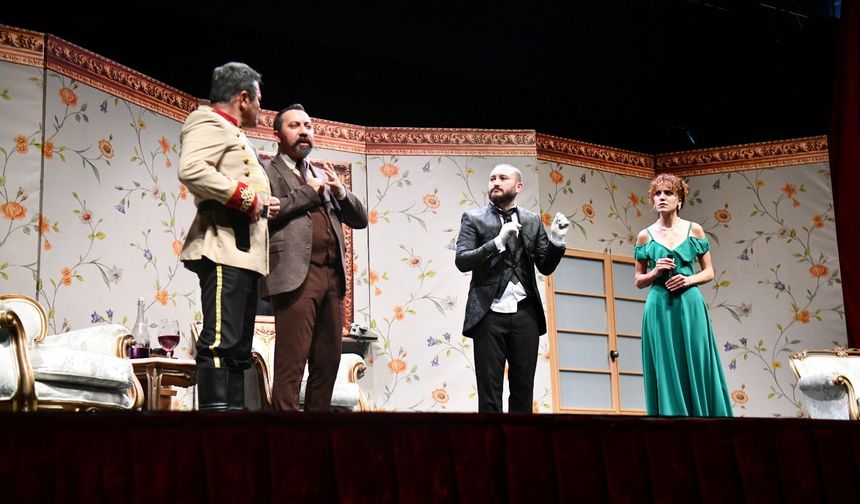 Balıkesir Şehir Tiyatrosu'na tam not