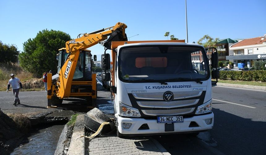 Kuşadası’nda Yağış Sezonu Öncesi Çalışmalar Sürüyor