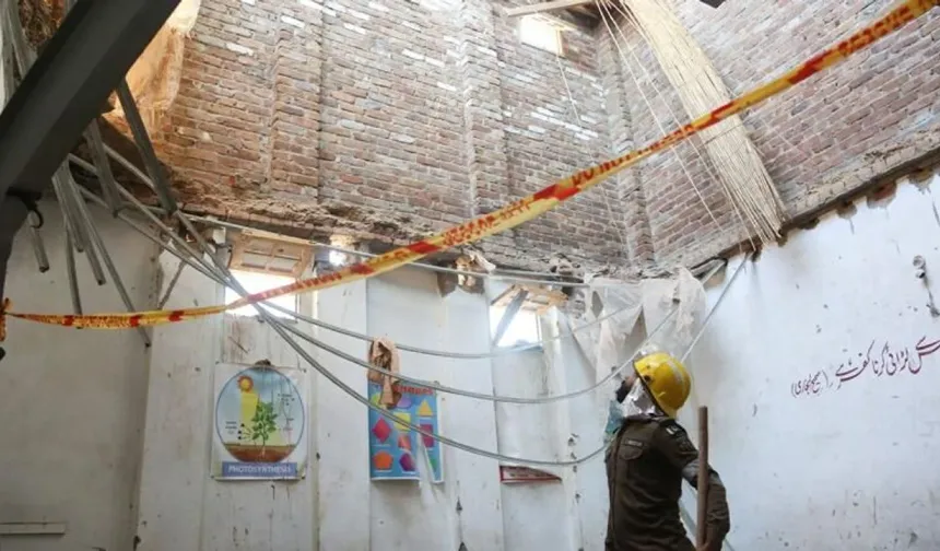 Peşaver’de okul binası çöktü: 45 çocuk enkazdan çıkarıldı