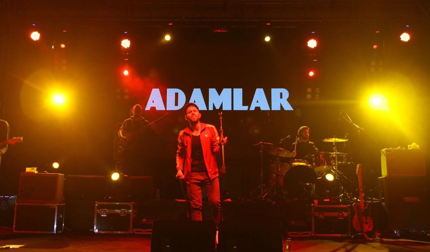 Adamlar İzmir’de unutulmaz bir konser verecek