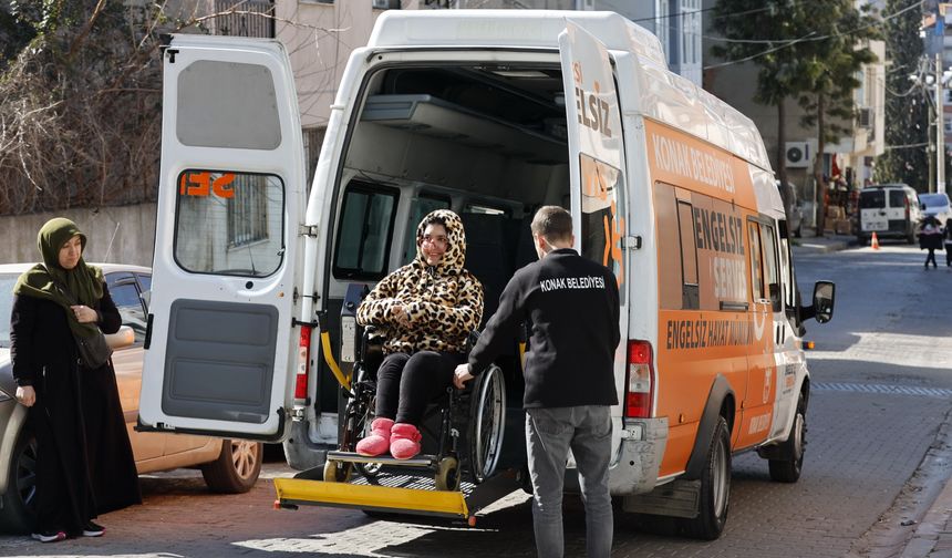 Konak Engelsiz Servis’le hayata engel tanımıyor