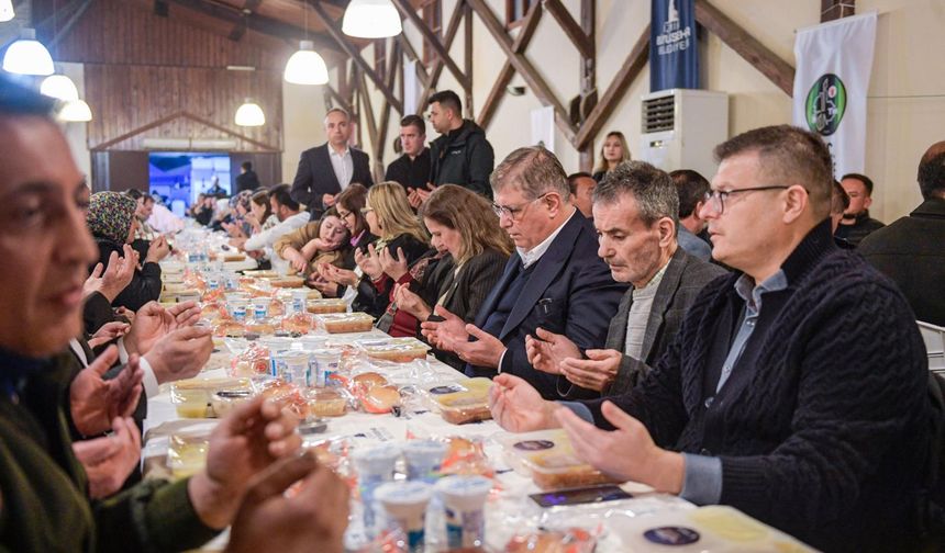 Ramazan ayınında Başkan Tugay, Tirelilerle sofrada buluştu