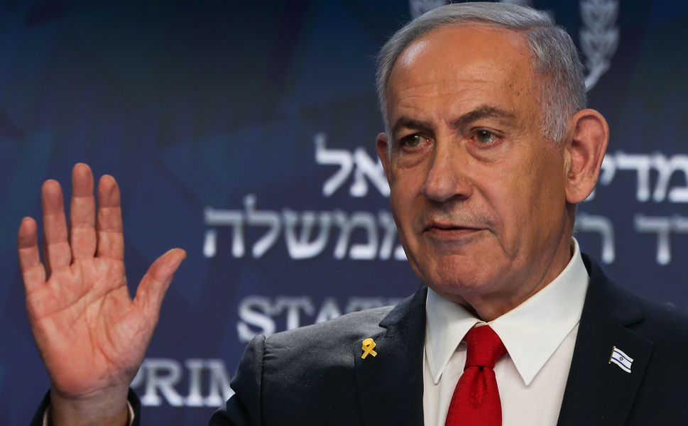 Netanyahu'ya İsrail'den tepki: "Savaşa sürüklüyor"