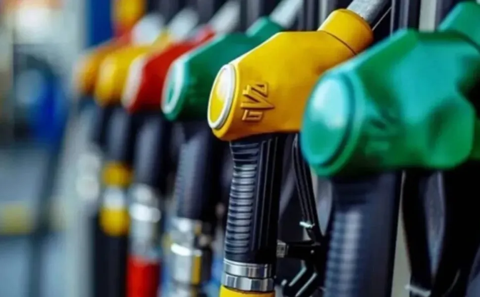 Motorine gece yarısı zam bekleniyor