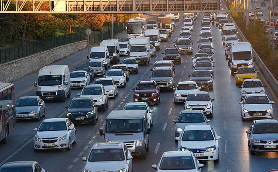 İzmir’de trafiğe kayıtlı araç sayısı 2,1 milyonu aştı