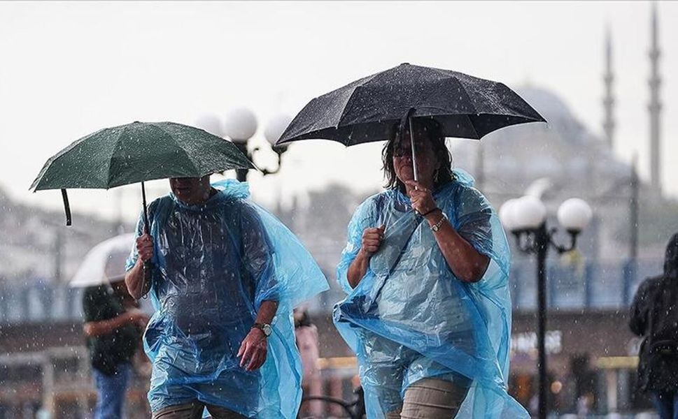 İstanbul’da sağanak nedeniyle eğitim ve sınavlara ara