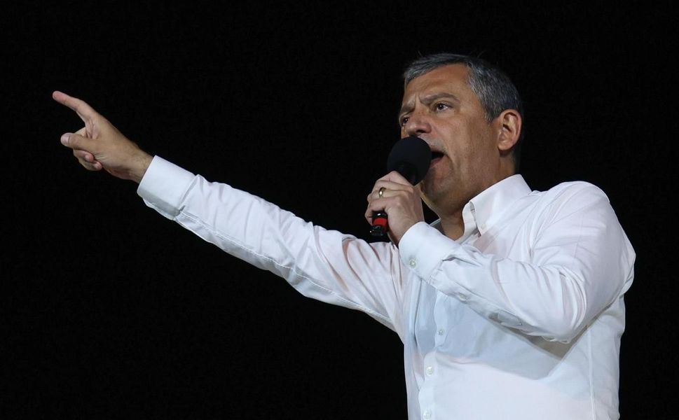Özgür Özel’den Erdoğan’a fon vurgunu tepkisi