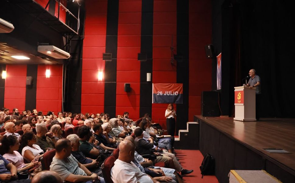‘Üç ülke daha ayağa kalksaydık, Küba yalnız kalmazdı’