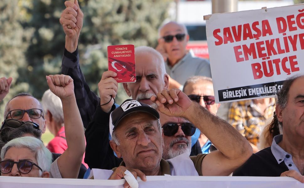 Emekliler, Anayasal hakkı olan ‘seyyanen zam’mı istiyor!