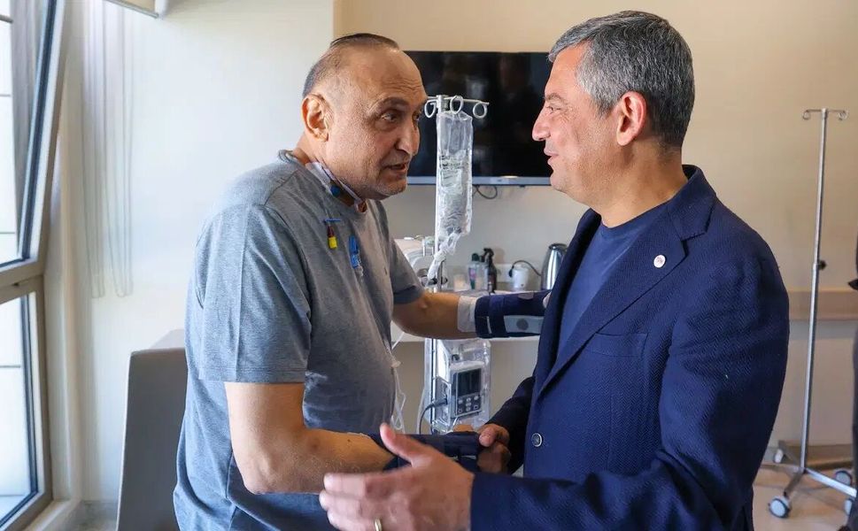 Bıçaklı saldırıda yaralanmıştı: Özel’den Meriç’e ziyaret