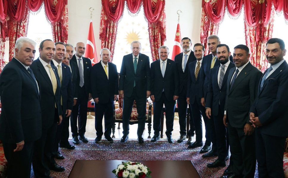 Erdoğan, 4 büyük kulübün başkanını Dolmabahçe'de kabul etti