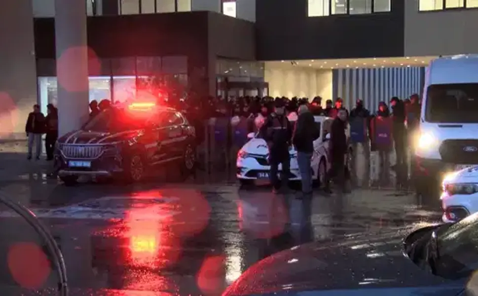 Bakırköy Belediyesi’ne şafak operasyonu: 37 kişi gözaltında