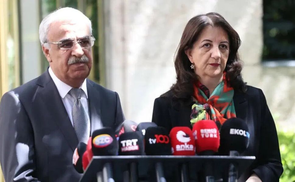 DEM Parti heyetinden Cevdet Yılmaz’a sürpriz ziyaret