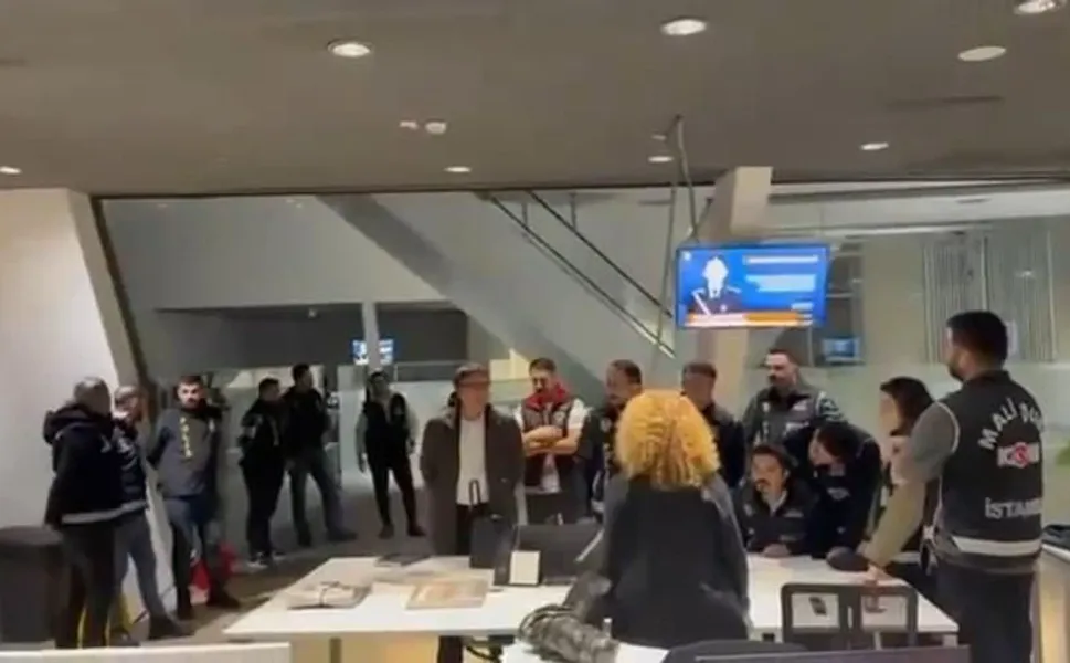 Halk TV binasına polis baskını: Özgür Özel’den açıklama
