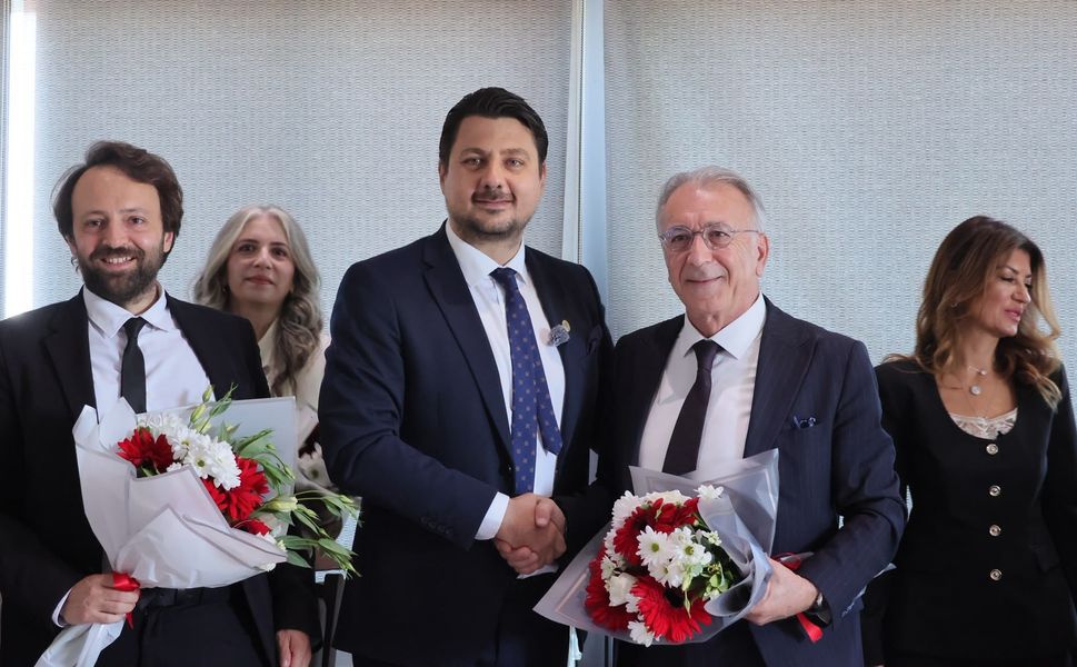 İzmir Barosu’nda devir teslim töreni yapıldı