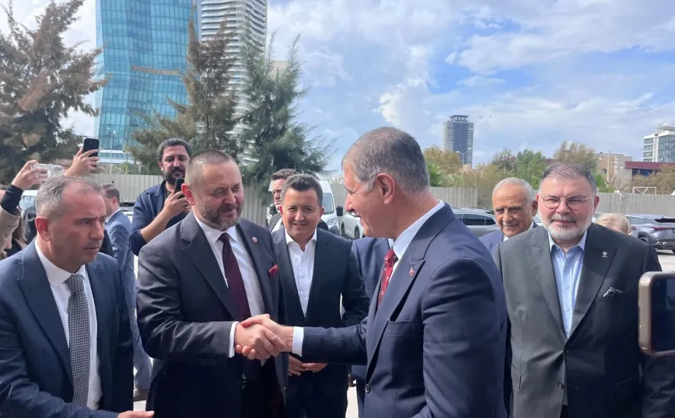 Cemil Tugay’dan AK Parti İzmir İl Başkanlığına ziyaret
