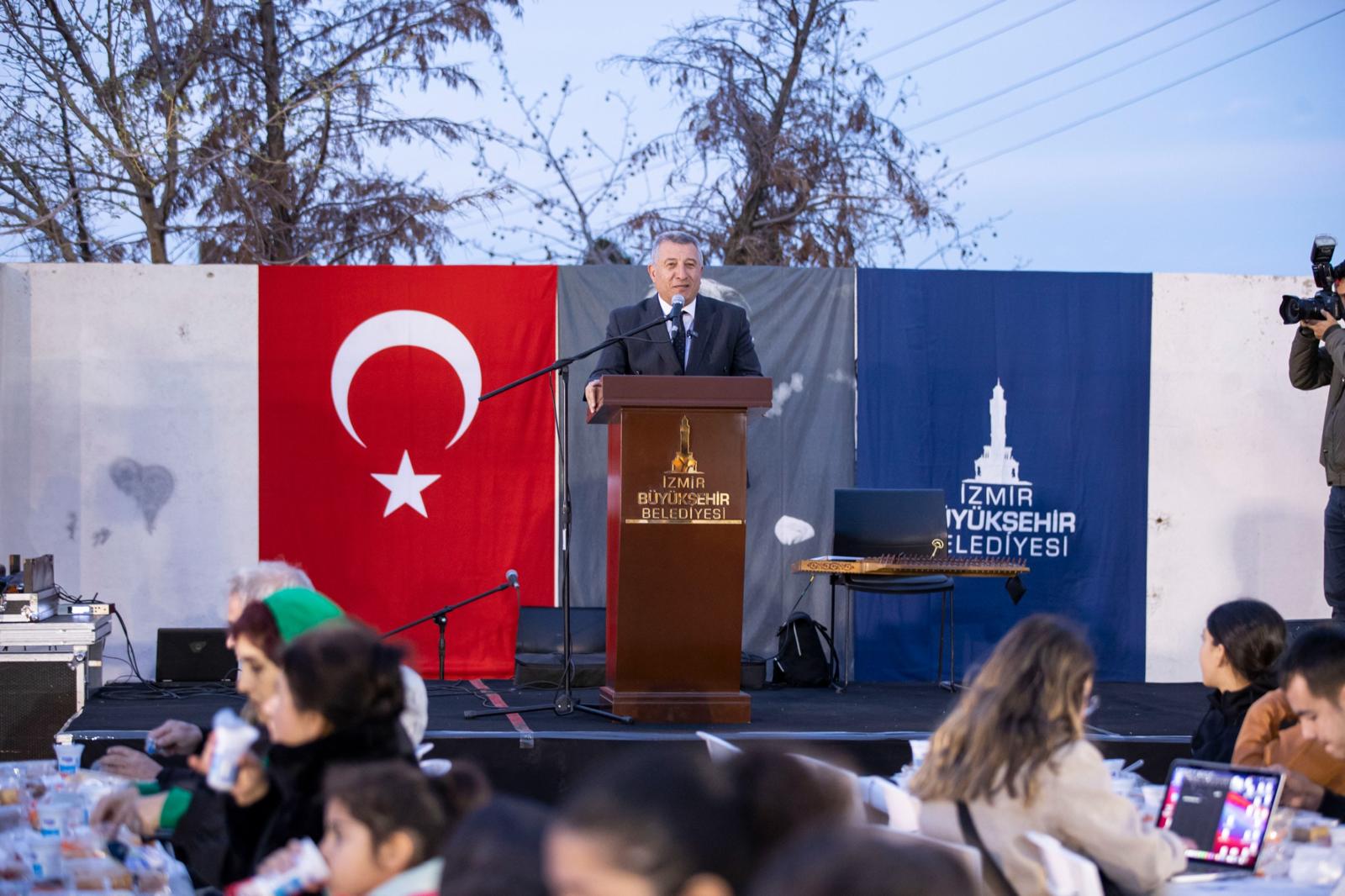 Başkan Tugay'dan İmamoğlu'na Destek Türk Milleti Adaletsizliğe Sessiz Kalmaz1