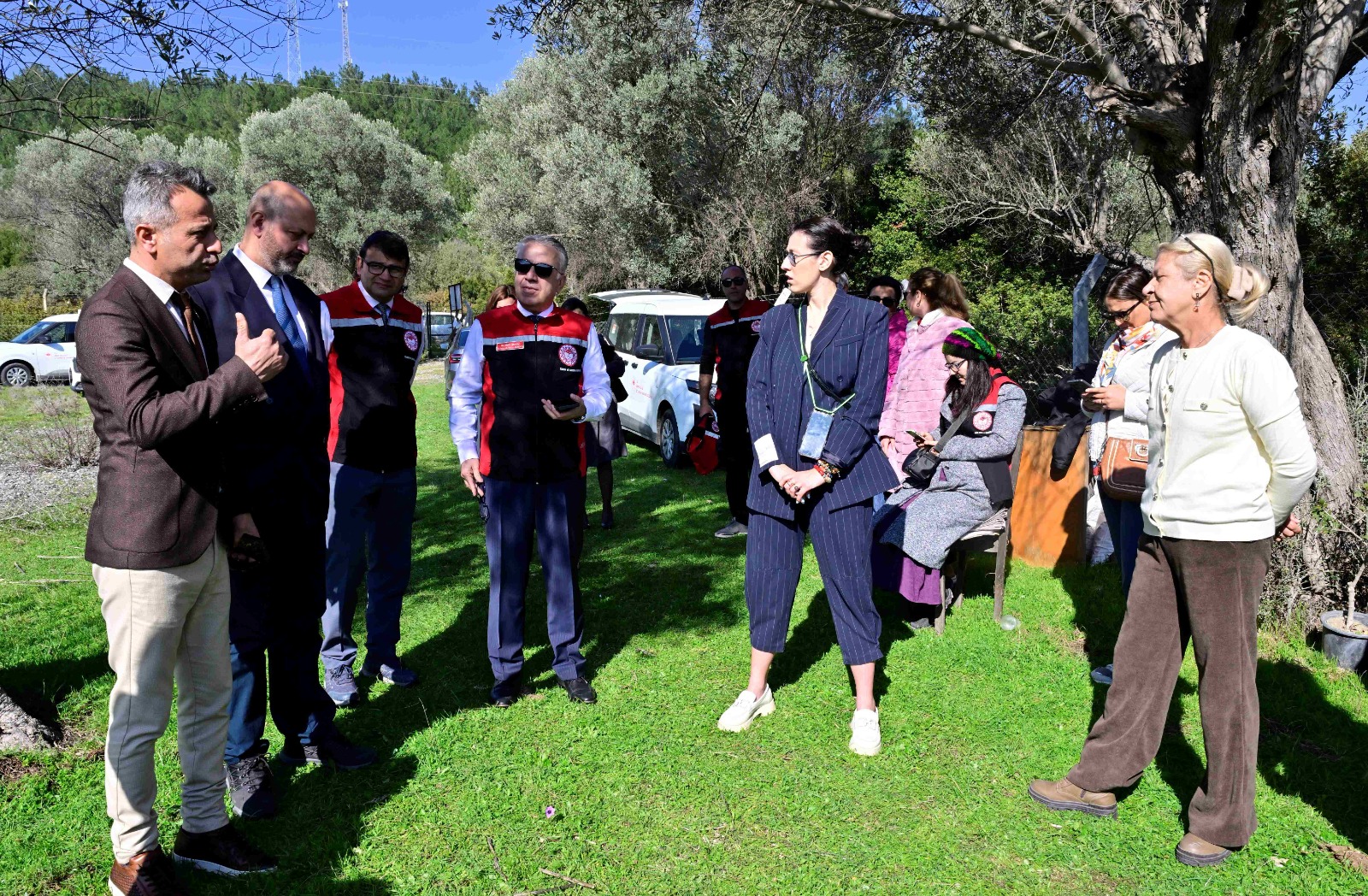 İzmir’de Kadın Çiftçilere Sakız Ağacı Eğitimi Ekonomik Fırsatın Kapılarını Aralıyor (2)