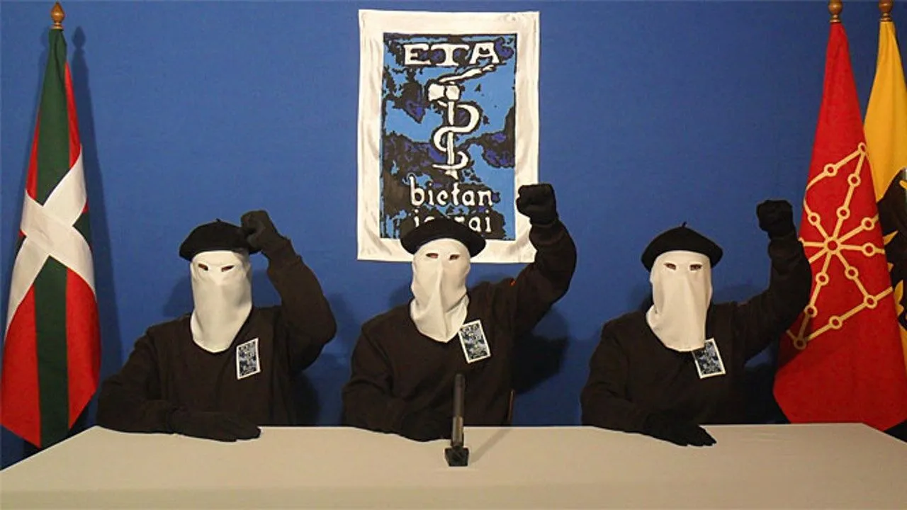 Momento Que Eta Anuncia Cese Definitivo Actividad Armada 20 Octubre 2011 69-1