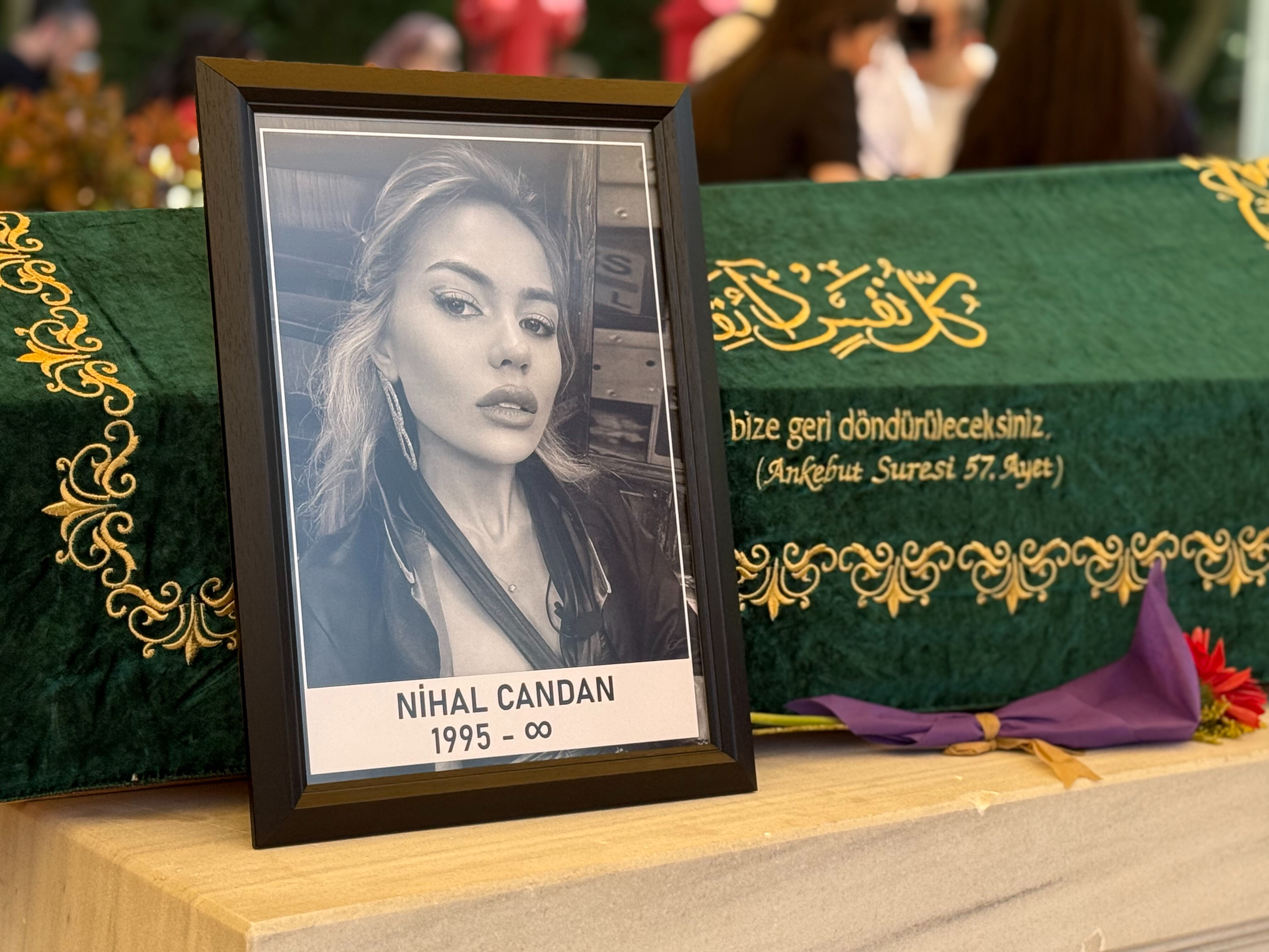 Bahar Candan Ve Dilan Polat'tan Tepki Çeken Paylaşım! 1