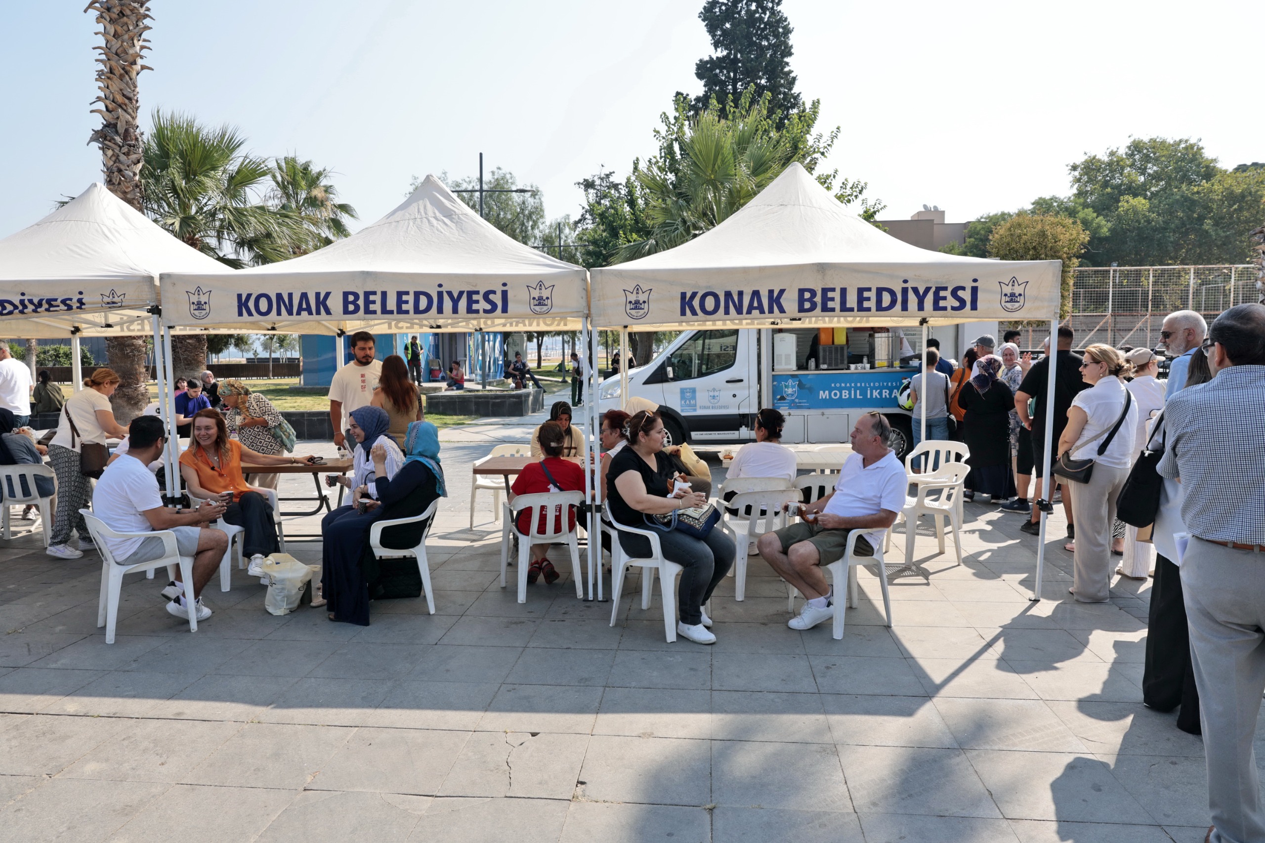 Başkan Mutlu Sınav Günü Engelli Genci Yalnız Bırakmadı (1)