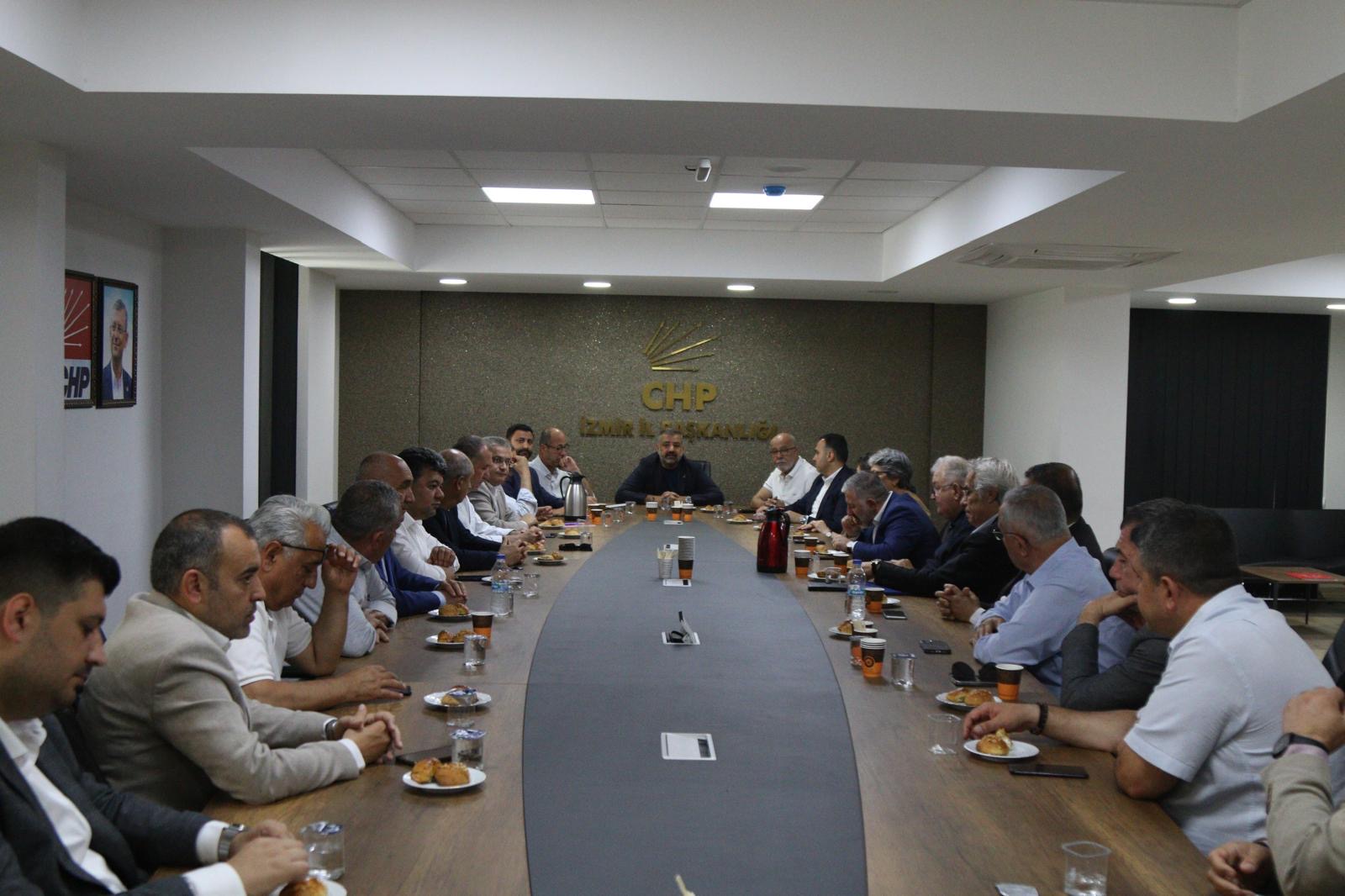 Chp İzmir Örgütünden Cemil Tugay’a Tam Destek (2)