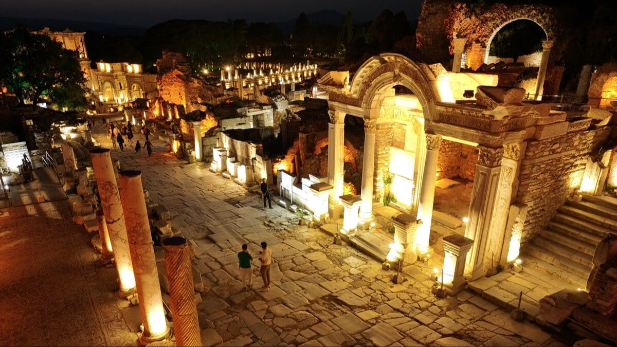 Efes Antik Kenti Artık Geceleri De Ziyarete Açık3 Ziyaret Saatleri Ve Müzekart Bilet Fiyatları 2025