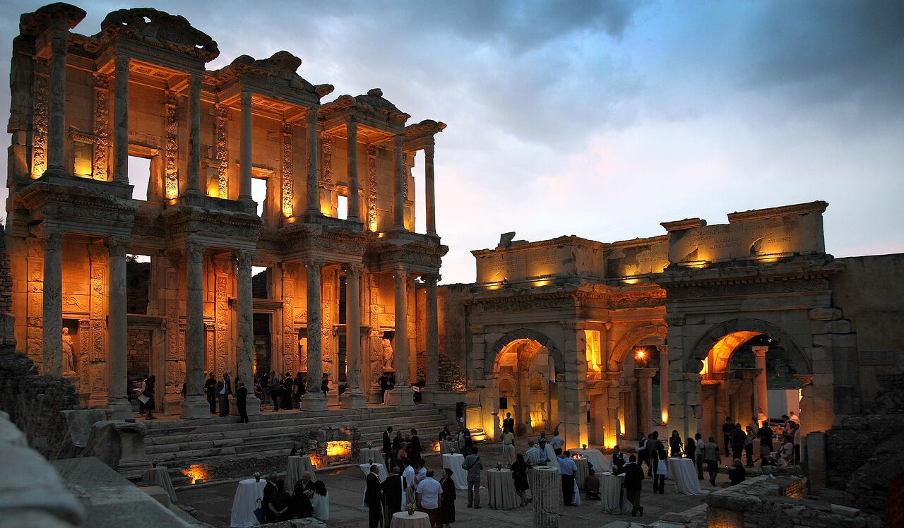 Efes Antik Kenti Artık Geceleri De Ziyarete Açık5 Ziyaret Saatleri Ve Müzekart Bilet Fiyatları 2025