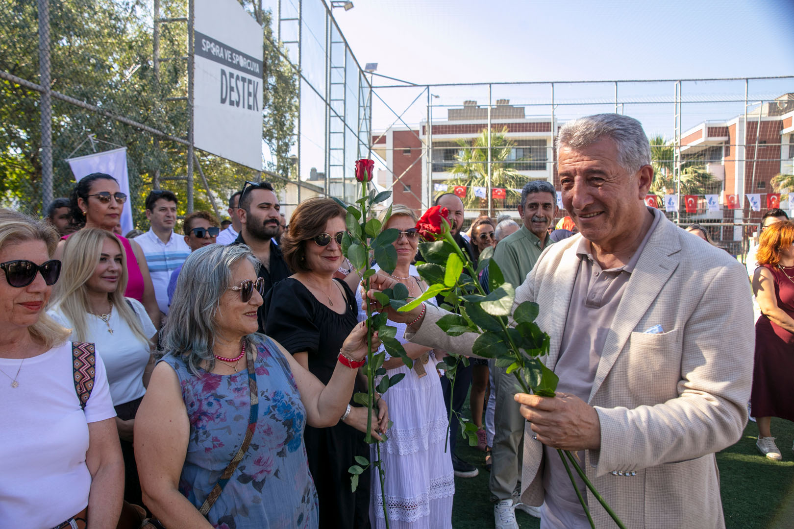 Güzelbahçe’de Bayram Öncesi Çifte Açılış Coşkusu (4)