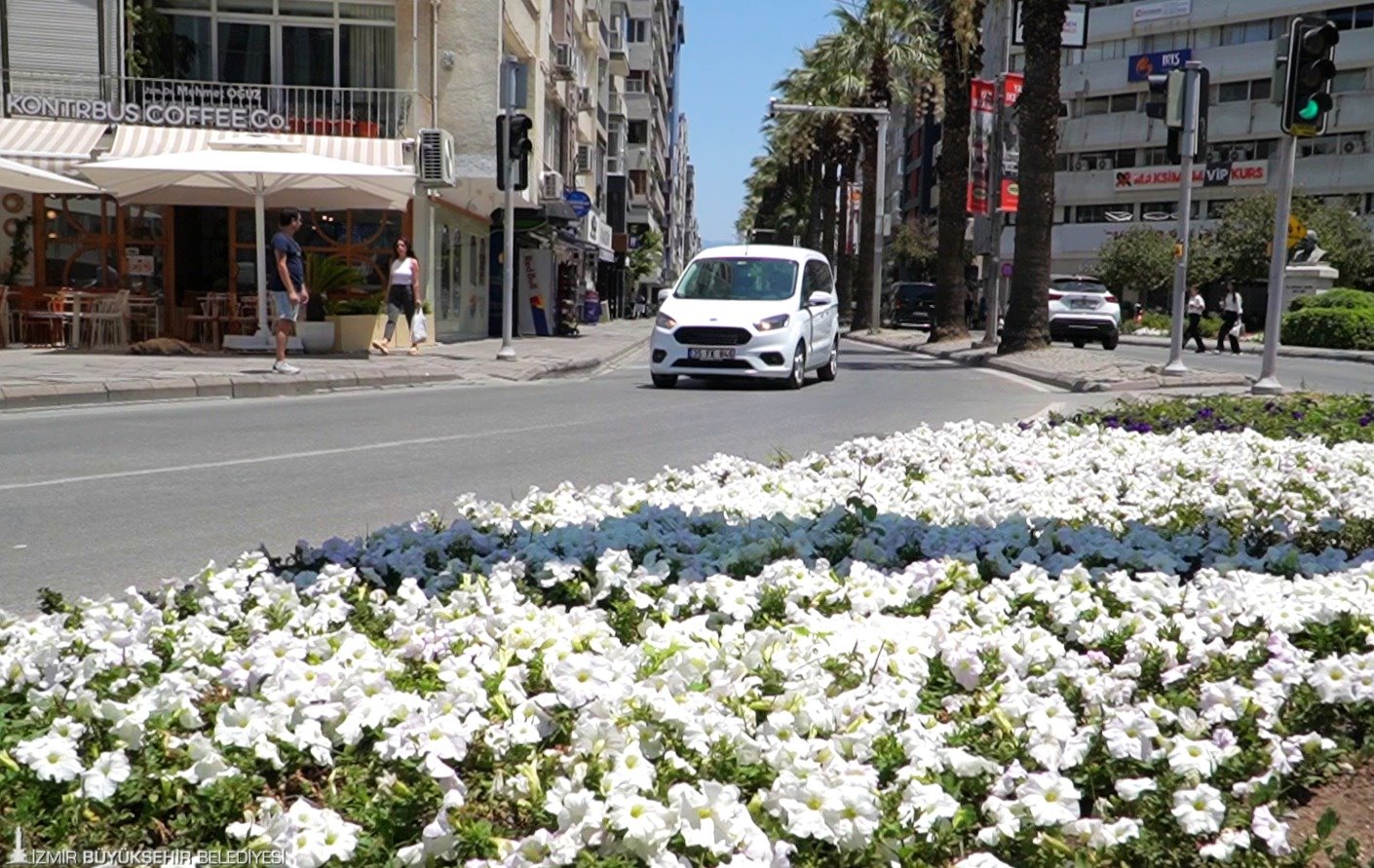İzmir Çiçeklerle Renklendi4