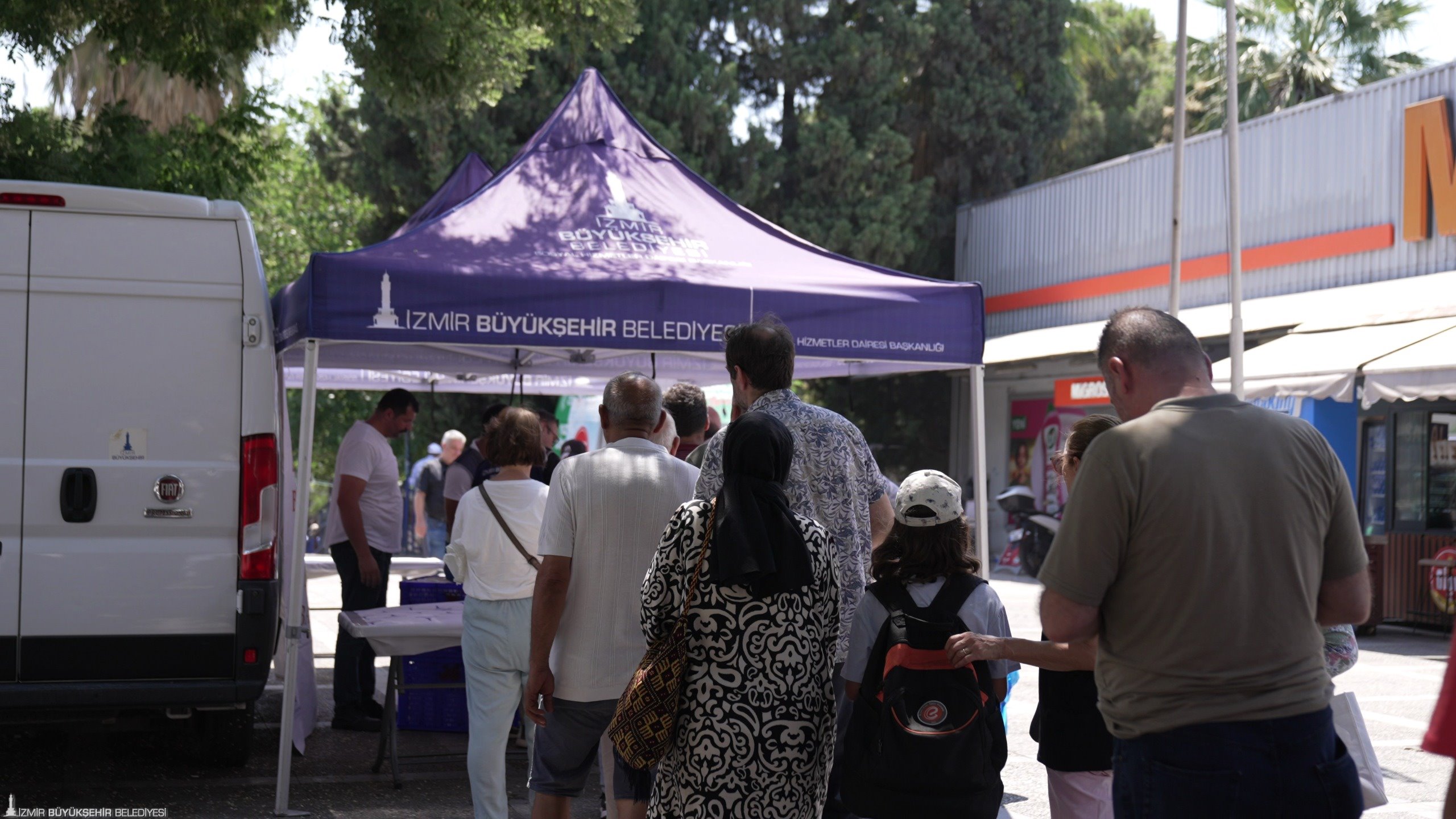 İzmir'de Muharrem Ayı Bereketi7 Vatandaşlara Aşure Ikramı Yapıldı